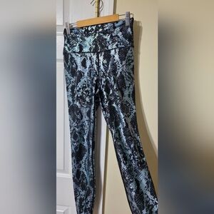 Carbon38 Blue and Black Patterned Leggings